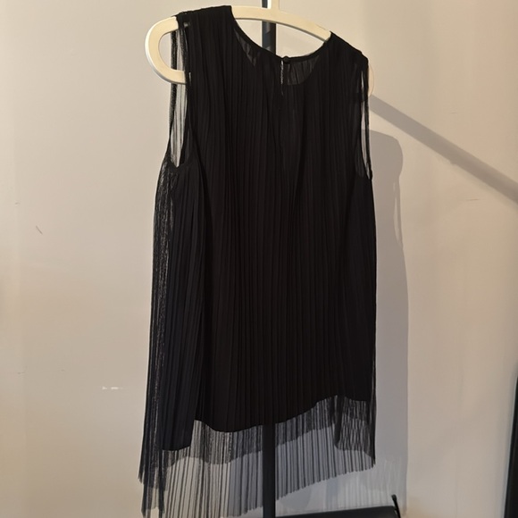 Black sleeves top - Picture 3 of 3